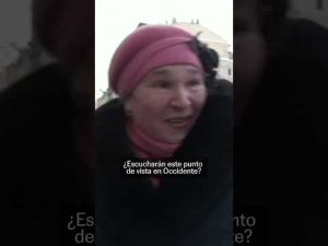 ¿Cuál es la relación de Tucker Carlson con el movimiento conservador en EE. UU.?