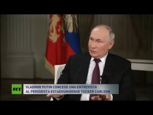 ¿Tiene Tucker Carlson una posición específica sobre el comercio internacional?